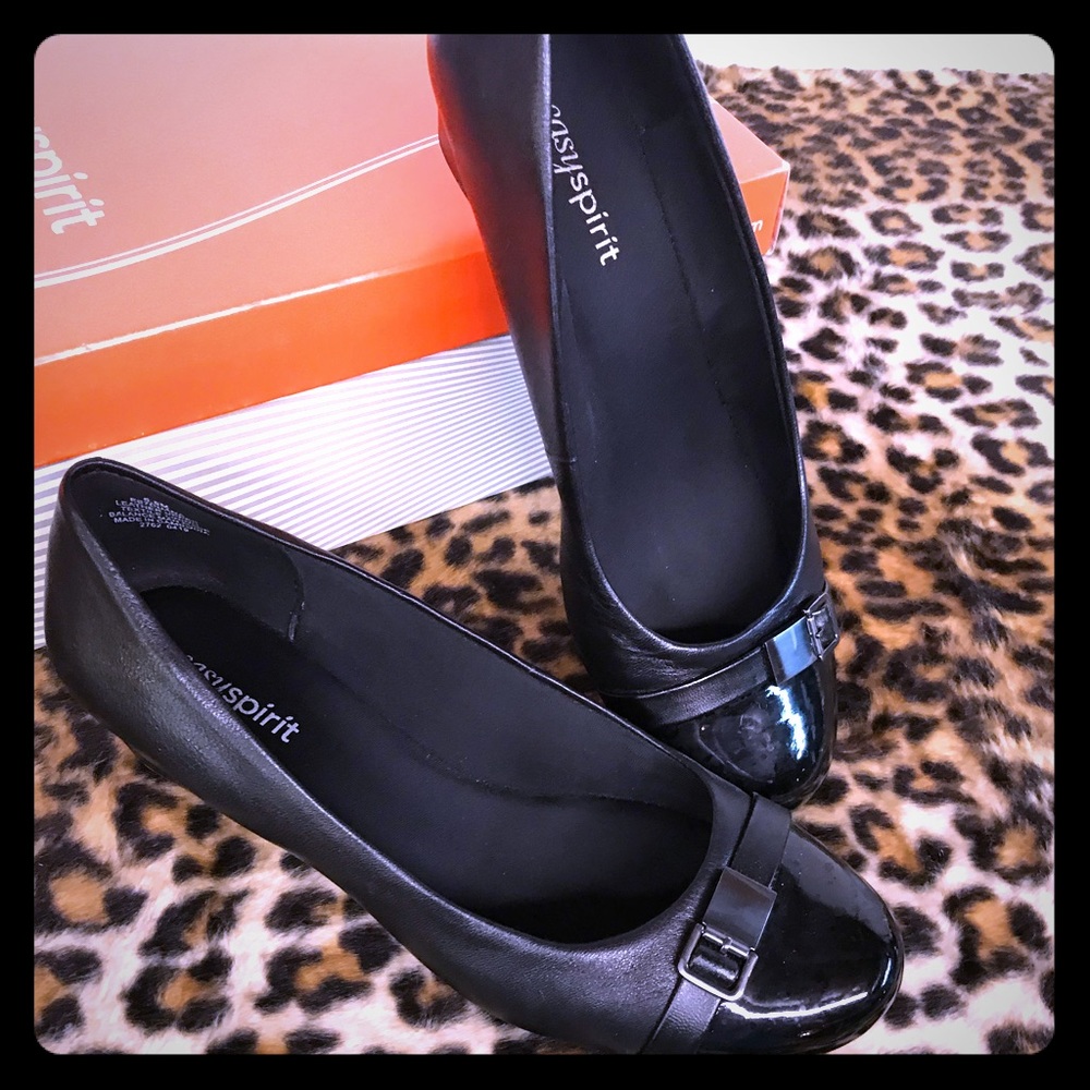 EUC Easy spirit flats